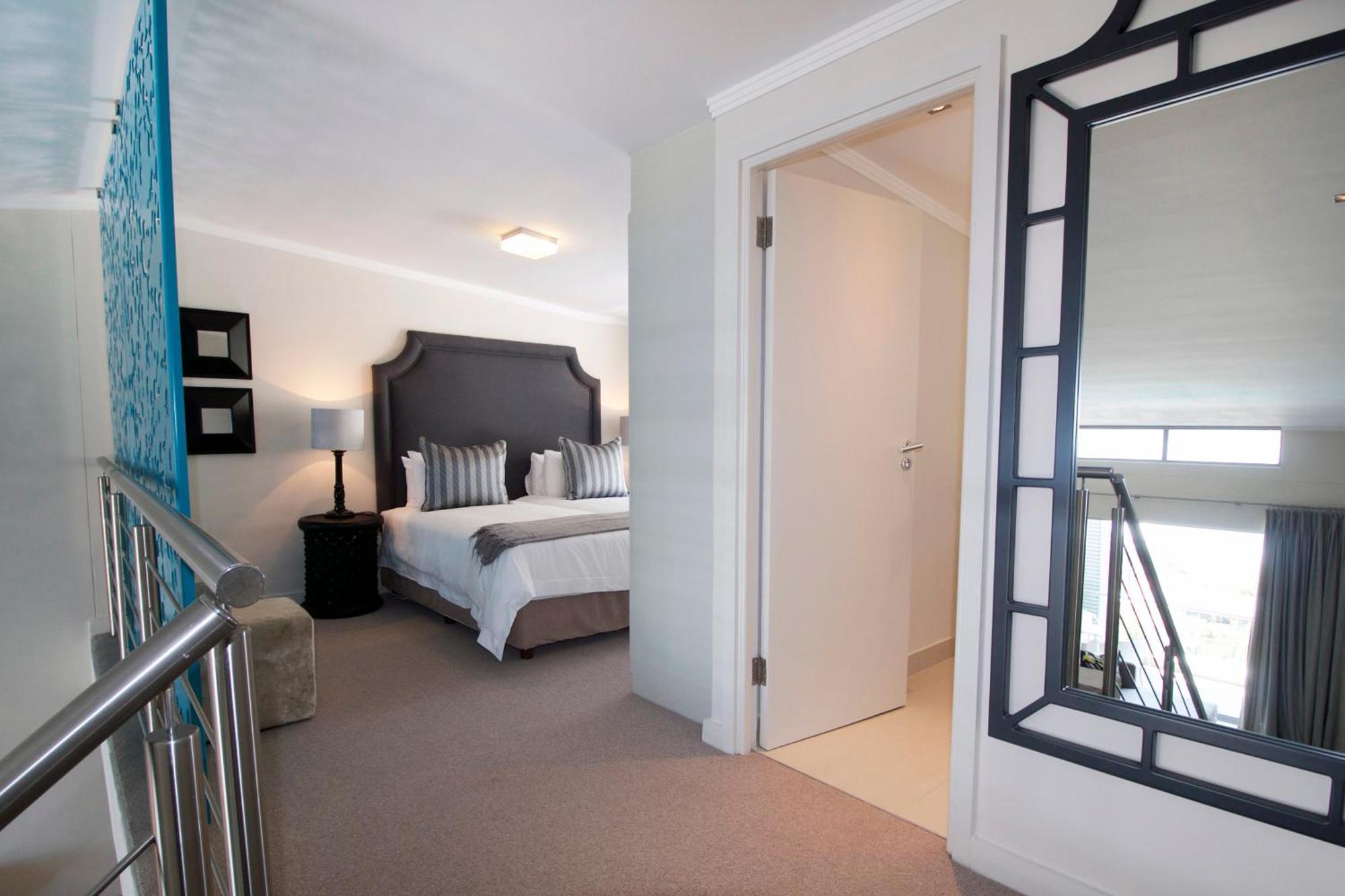 The Crystal Apartments Cape Town Room photo