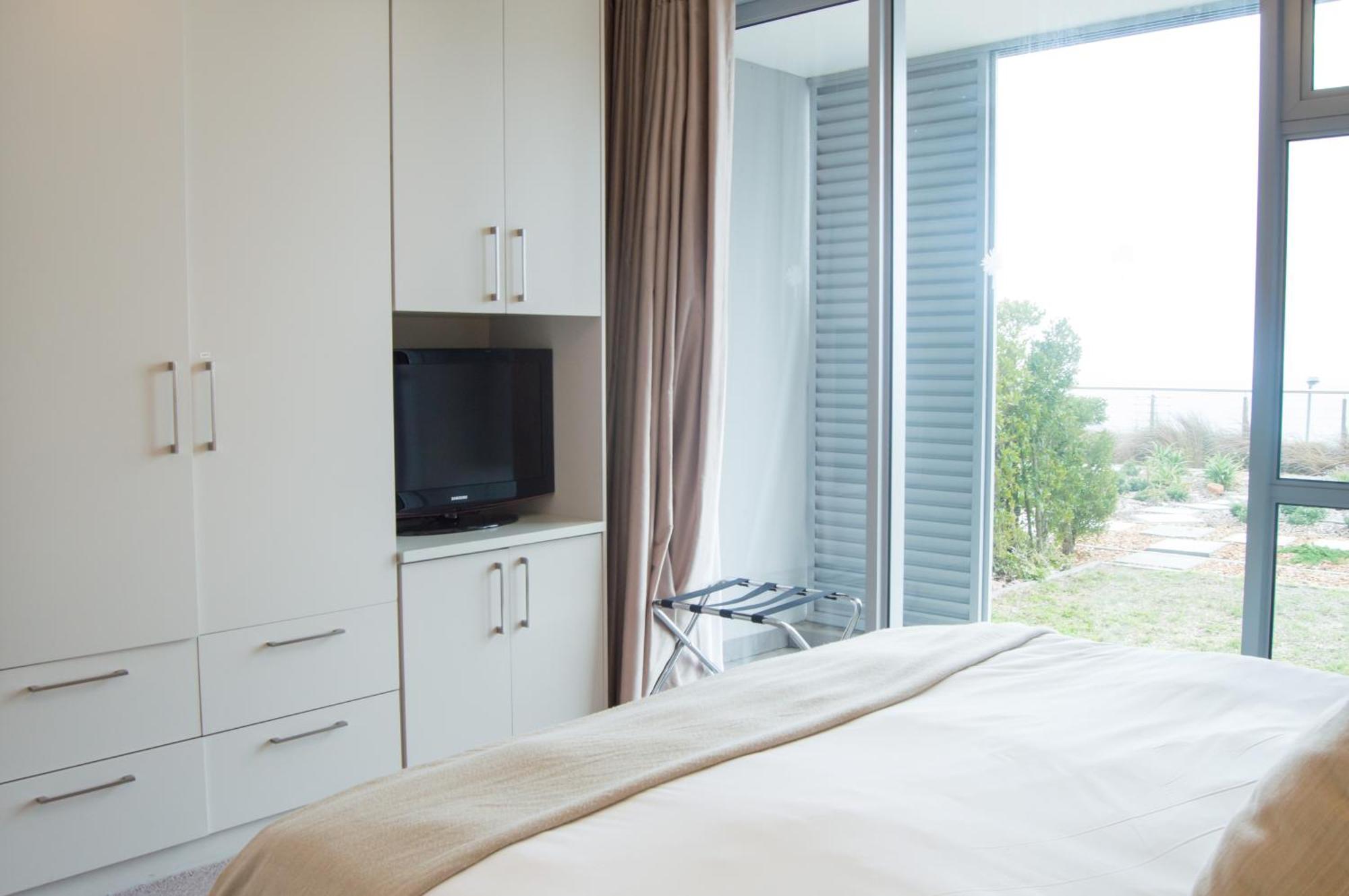 The Crystal Apartments Cape Town Room photo