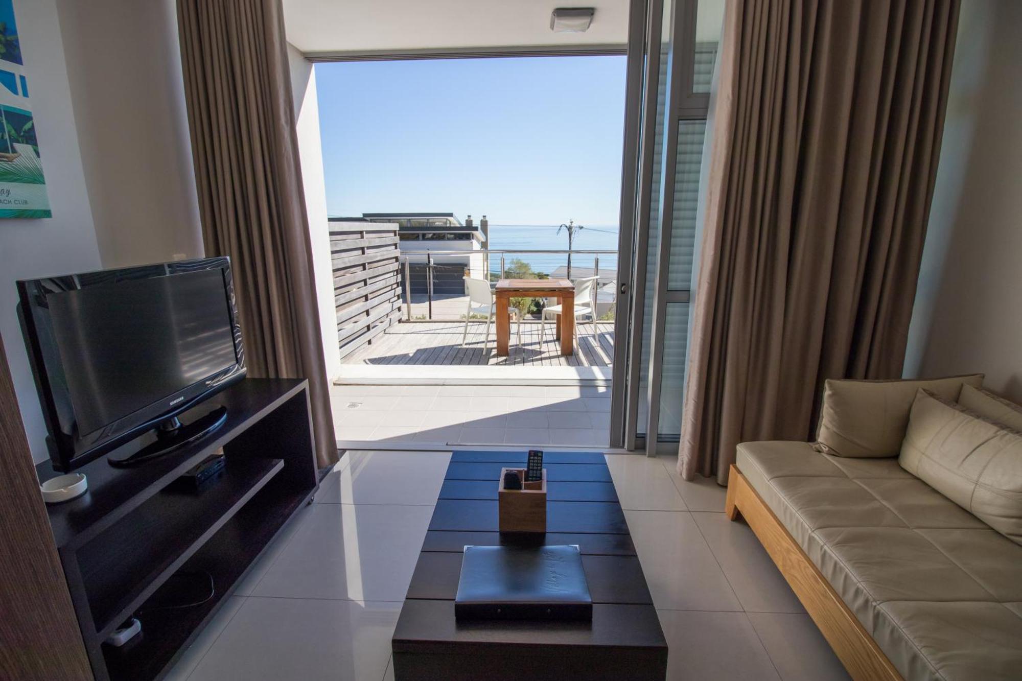 The Crystal Apartments Cape Town Room photo