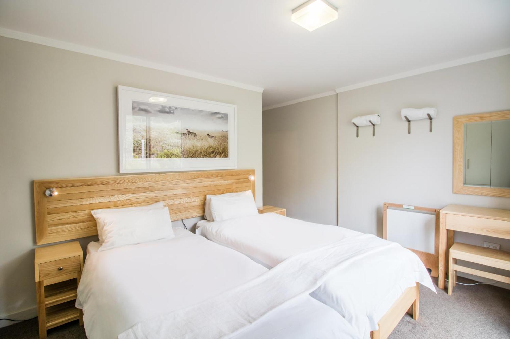 The Crystal Apartments Cape Town Room photo