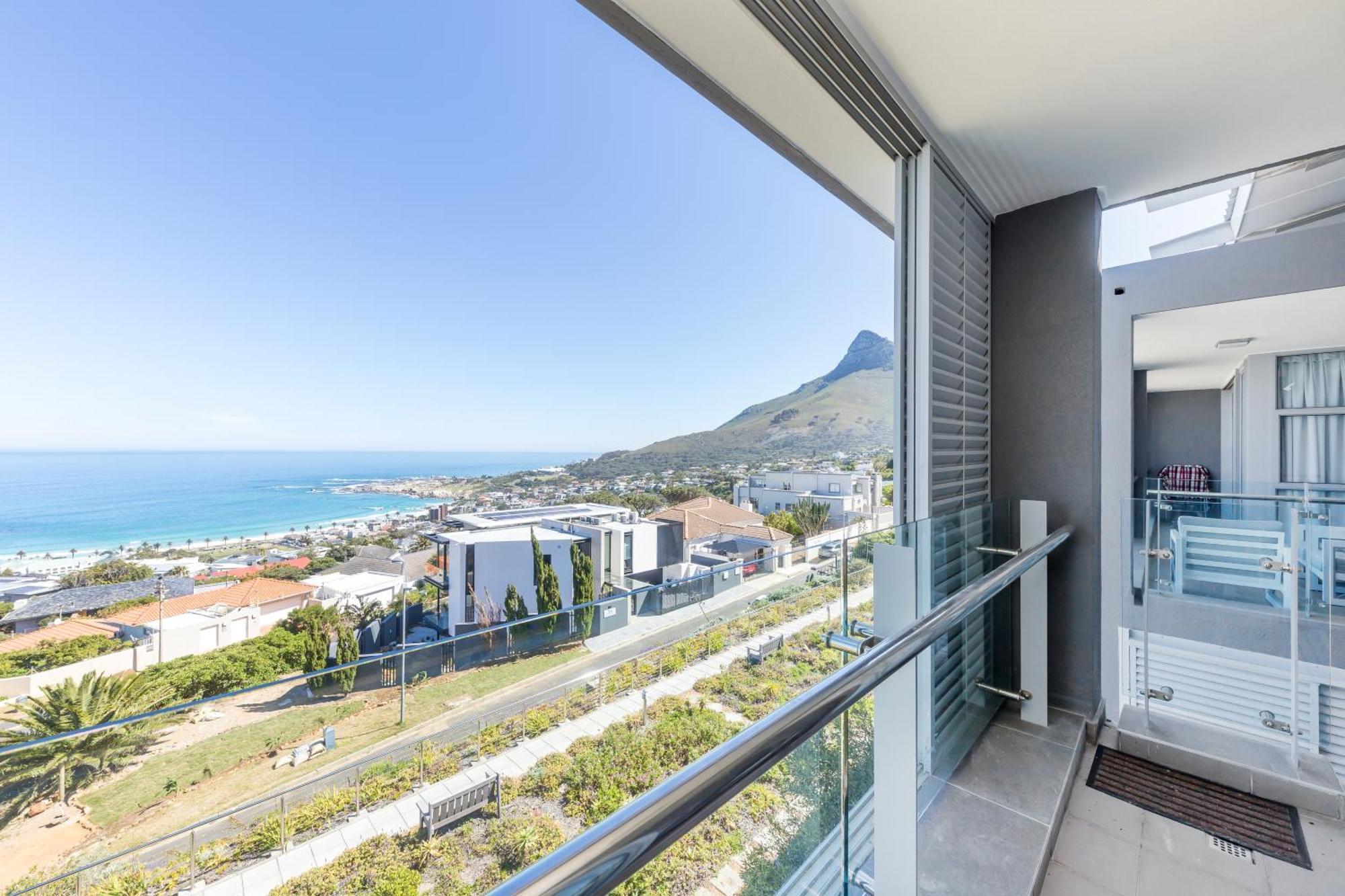 The Crystal Apartments Cape Town Room photo
