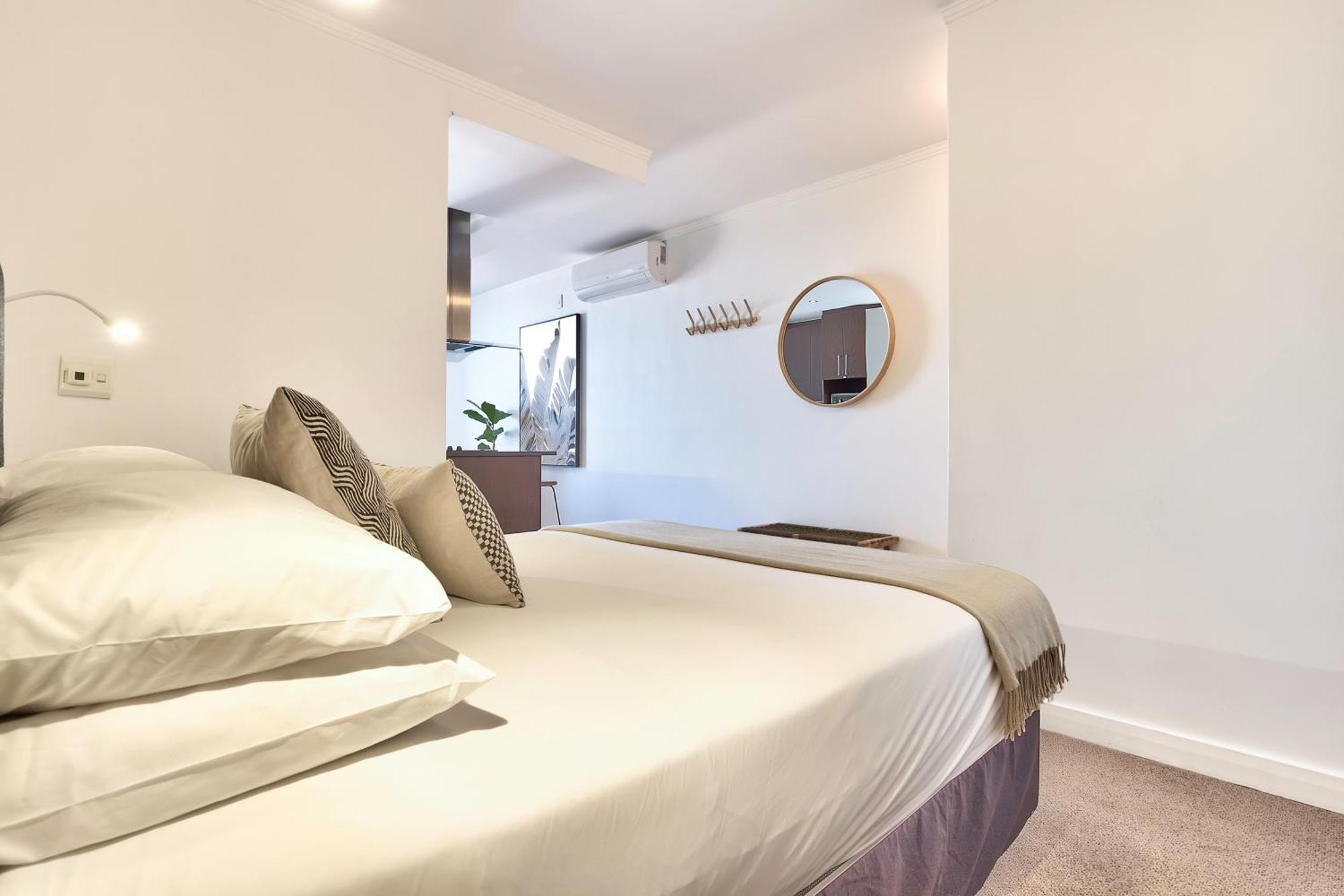 The Crystal Apartments Cape Town Room photo